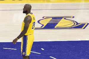 快讯配图